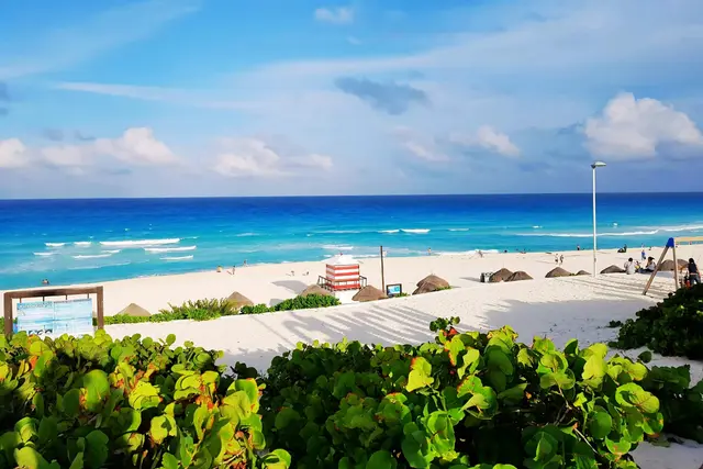 Playa Delfines in Cancún on a clear day