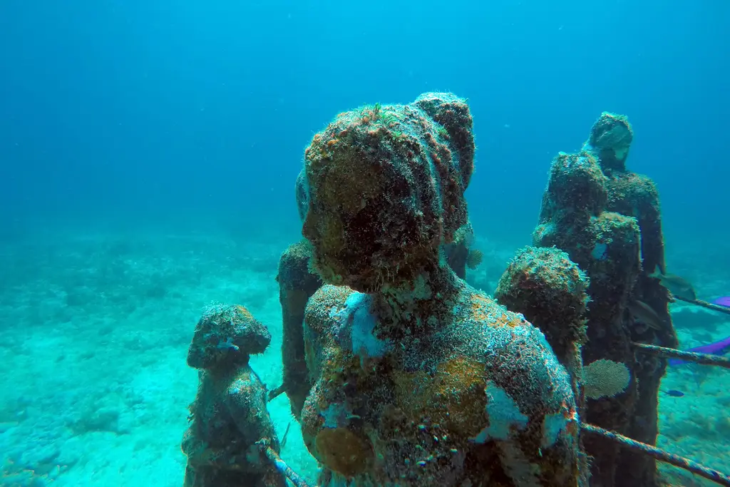 Sculptures at the Cancún underwater museum